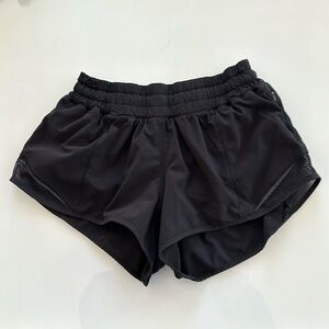 Lululemon 2.5” LR Hotty Hot Shorts